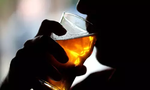 குளிர் காலத்தில் மது உடலை சூடேற்றுகிறதா...? ஆராய்ச்சியாளர்களின் கருத்து