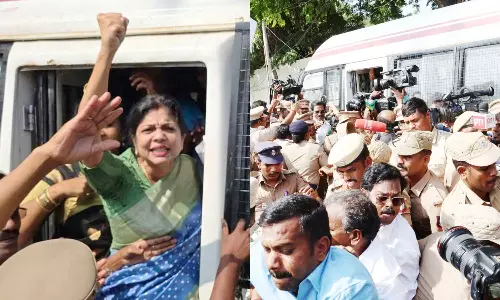 தடையை மீறி பா.ம.க.வினர் போராட்டம்- சவுமியா அன்புமணி கைது