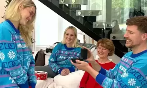 காதலில் எளிமை காட்டிய பிரமாண்ட யூடியூபர்