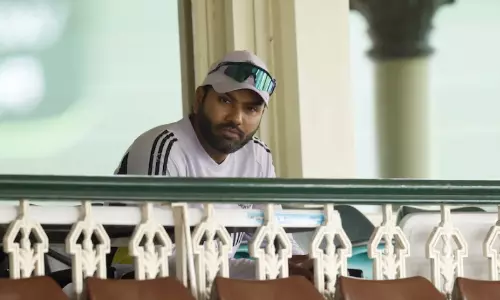 16 பேர் கொண்ட இந்திய அணி: பி.சி.சி.ஐ. லிஸ்ட்-இல் காணாமல் போன ரோகித் சர்மா பெயர்