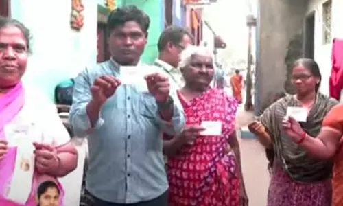 பொங்கல் பரிசு தொகுப்பு- டோக்கன் வினியோகம் தொடங்கியது