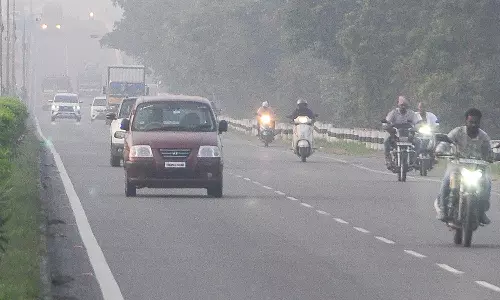 சேலத்தில் கடும் பனிமூட்டம்- வாட்டி வதைக்கும் குளிரால் பொதுமக்கள் தவிப்பு