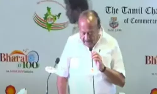 மத்திய அரசின் நிகழ்ச்சியில் உதவியாளரை ஒருமையில் திட்டிய அமைச்சர்