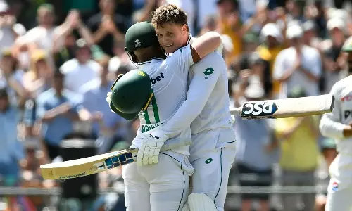 ரிகல்டன், பவுமா அசத்தல் சதம்: தென் ஆப்பிரிக்கா முதல் நாள் முடிவில் 316/4