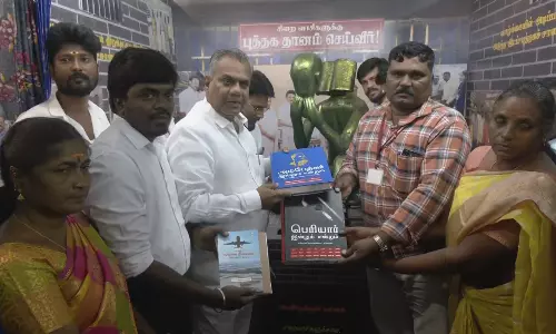 சென்னை புத்தக கண்காட்சியில் சிறைவாசிகளுக்காக புத்தகங்களை தானம் செய்த புஸ்ஸி ஆனந்த்