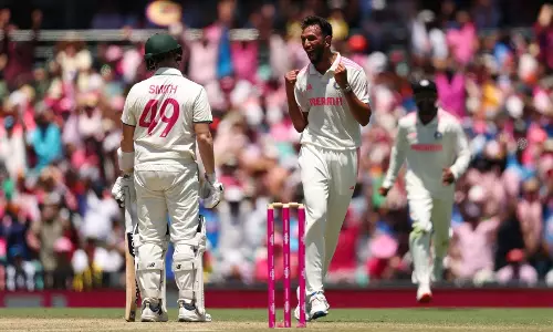 சிட்னி டெஸ்ட்: 3 விக்கெட்டுகளை இழந்த ஆஸ்திரேலியா