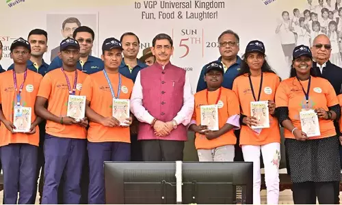 தேர்வுக்கு தயாராக பிரதமர் எழுதிய புத்தகத்தை மாணவர்கள் படிக்கவேண்டும்: ஆர்.என்.ரவி அறிவுரை