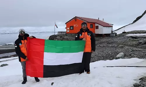 வெற்றிகரமாக பூமியின் தென் துருவத்தை அடைந்த அமீரக நிபுணர்கள்