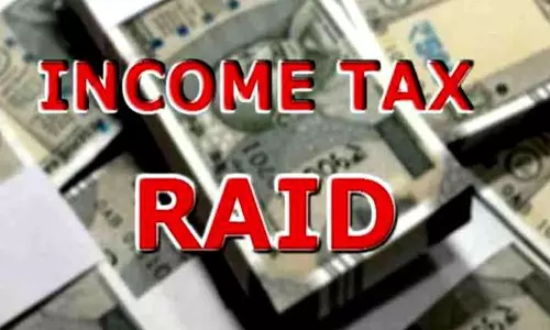 எடப்பாடி பழனிசாமி உறவினர் அலுவலகத்தில் 2-வது நாளாக வருமான வரி அதிகாரிகள் சோதனை