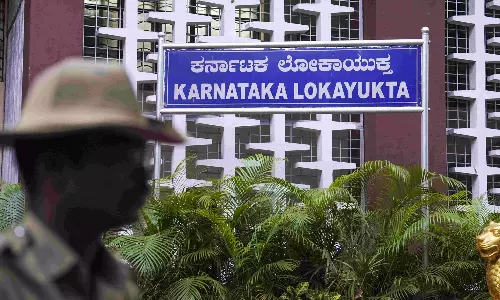 வருமானத்துக்கு அதிகமாக சொத்து- 8 அதிகாரிகளுக்கு சொந்தமான இடங்களில் லோக் ஆயுக்தா சோதனை