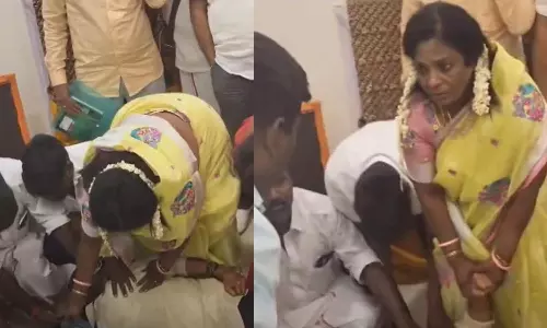 நிர்வாகிக்கு திடீர் வலிப்பு: முதலுதவி செய்த தமிழிசை சவுந்தரராஜன்