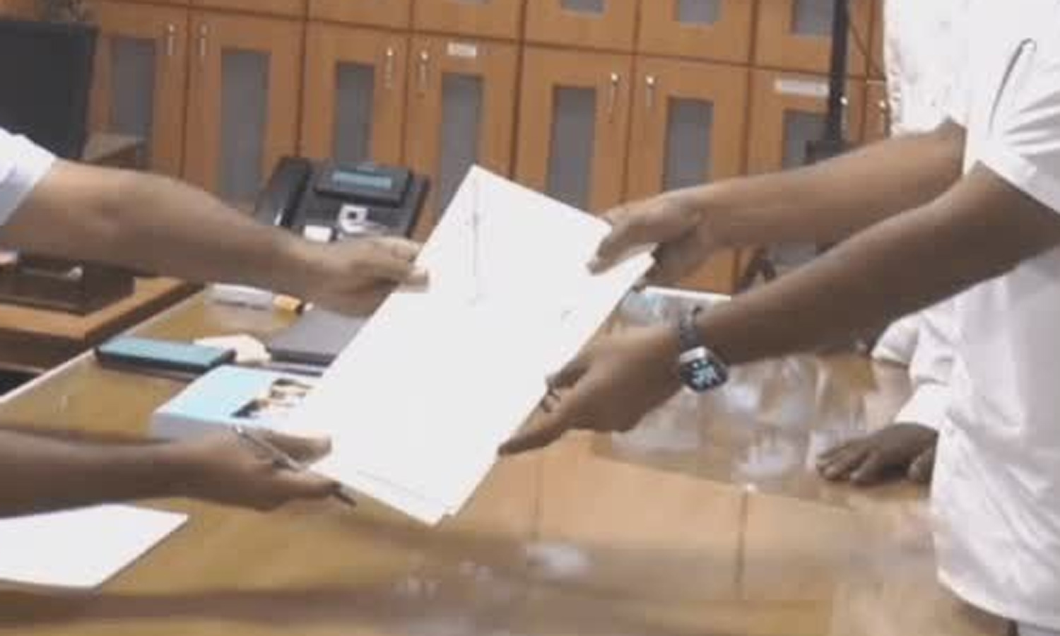 ஈரோடு கிழக்கு தொகுதி இடைத்தேர்தல்- 3 நாட்களில் மட்டும் வேட்பு மனு தாக்கல் செய்ய அனுமதி