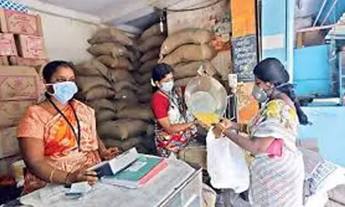 பொங்கல் பண்டிகை முன்னிட்டு ரேஷன் கடைகள் நாளை செயல்படும்- தமிழக அரசு