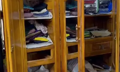 சீர்காழி அருகே சர்க்கரை ஆலை அதிகாரி வீட்டில் 150 பவுன் நகைகள், வெள்ளி பொருட்கள் கொள்ளை