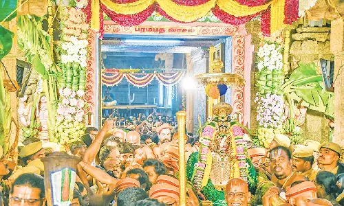 ஸ்ரீரங்கம் ரங்கநாதர் கோவிலில் சொர்க்க வாசல் திறப்பு: ரங்கா, ரங்கா கோஷம் விண்ணதிர பக்தர்கள் பரவசம்
