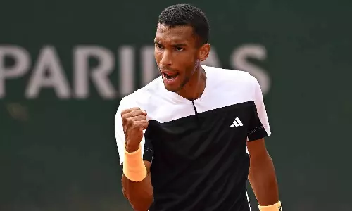 அடிலெய்டு டென்னிஸ்: இறுதிப்போட்டிக்கு முன்னேறிய கனடா வீரர் பெலிக்ஸ் அகர்