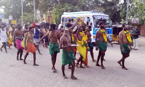 திருச்செந்தூர் கோவிலுக்கு பாதயாத்திரை பக்தர்கள் வருகை அதிகரிப்பு