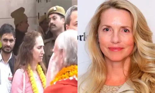 மகா கும்பமேளா: காசி விஸ்வநாதர் கோவிலில்  சாமி தரிசனம் செய்த ஸ்டீவ் ஜாப்ஸ் மனைவி லாரென்!