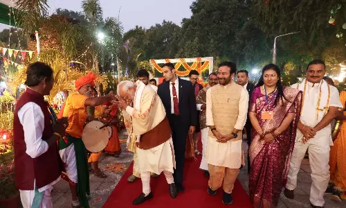 மத்திய அமைச்சர் இல்லத்தில் பொங்கல் கொண்டாடிய பிரதமர் மோடி