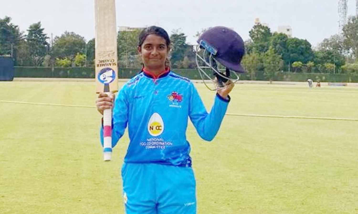 ஜூனியர் கிரிக்கெட்: முச்சதம் அடித்த முதல் இந்தியர்- மும்பை வீராங்கனை சாதனை