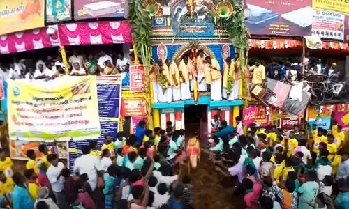 பாலமேடு ஜல்லிக்கட்டு தொடங்கியது: சீறிப்பாயும் 1000 காளைகள்...