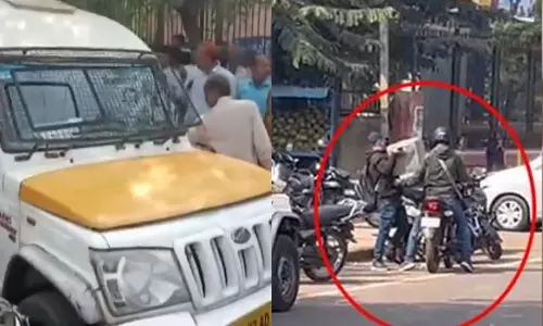 ஏ.டி.எம்.-ல் பணம் நிரப்ப சென்ற ஊழியர் மீது துப்பாக்கிச்சூடு- பணப்பெட்டியை தூக்கிச்சென்ற கொள்ளையர்கள்