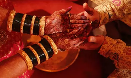 வரதட்சணை கொடுக்கும் மாப்பிள்ளைகள்!