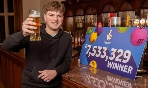 லாட்டரியில் ரூ.80 கோடி வென்ற வாலிபரின் வித்தியாசமான செயல்