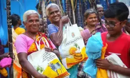 பொங்கல் பரிசுத்தொகுப்பு வழங்கும் பணி வரும் 25ம் தேதி வரை நீட்டிப்பு