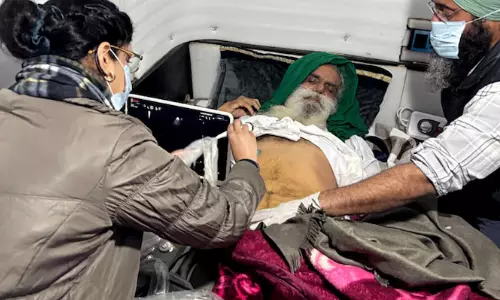 பேச்சுவார்த்தைக்கு ஒப்புதல் - உண்ணாவிரதம் இருக்கும் விவசாய தலைவருக்கு மருத்துவ சிகிச்சை