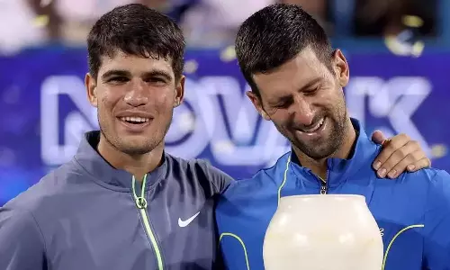 ஆஸ்திரேலிய ஓபன் டென்னிஸ்: காலிறுதிக்கு முன்னேறினர் ஜோகோவிச், அல்காரஸ்