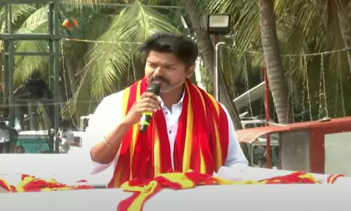 பரந்தூர் விமான நிலைய எதிர்ப்பு போராட்டக் குழு, கிராம மக்களை சந்தித்தார் விஜய்