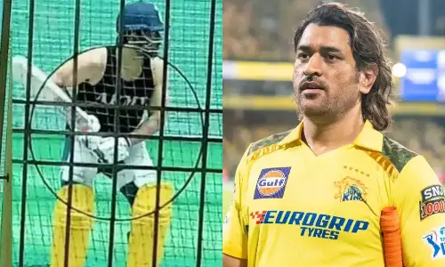 ஐ.பி.எல். 2025: NETS-இல் பட்டையை கிளப்பிய எம்.எஸ். தோனி - புகைப்படம் வைரல்