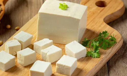 பனீர் பிடிக்குமா? அடுத்த முறை சாப்பிடும் முன் இதை தெரிஞ்சிக்கோங்க...