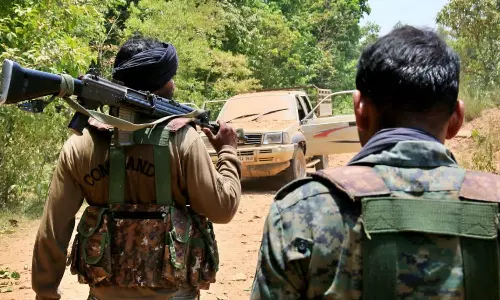 சத்தீஸ்கர்: என்கவுண்டரில் 2 பெண்கள் உட்பட 16 நக்சலைட்டுகள் சுட்டுக் கொலை