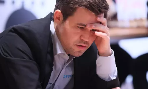 ஆன்லைன் செஸ்: கார்ல்சனை வீழ்த்திய 9 வயது சிறுவன்