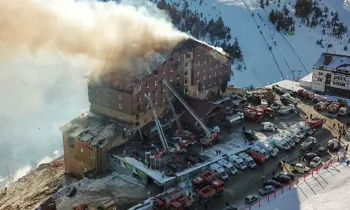 துருக்கி தீ விபத்து: பலி எண்ணிக்கை 66 ஆக அதிகரிப்பு