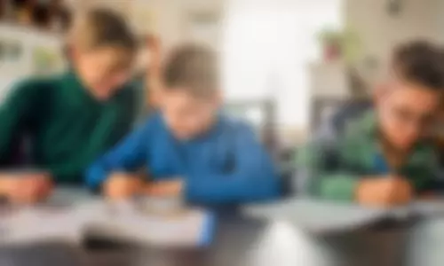 பிரபலமாகும் வீட்டுப் பள்ளிகள்