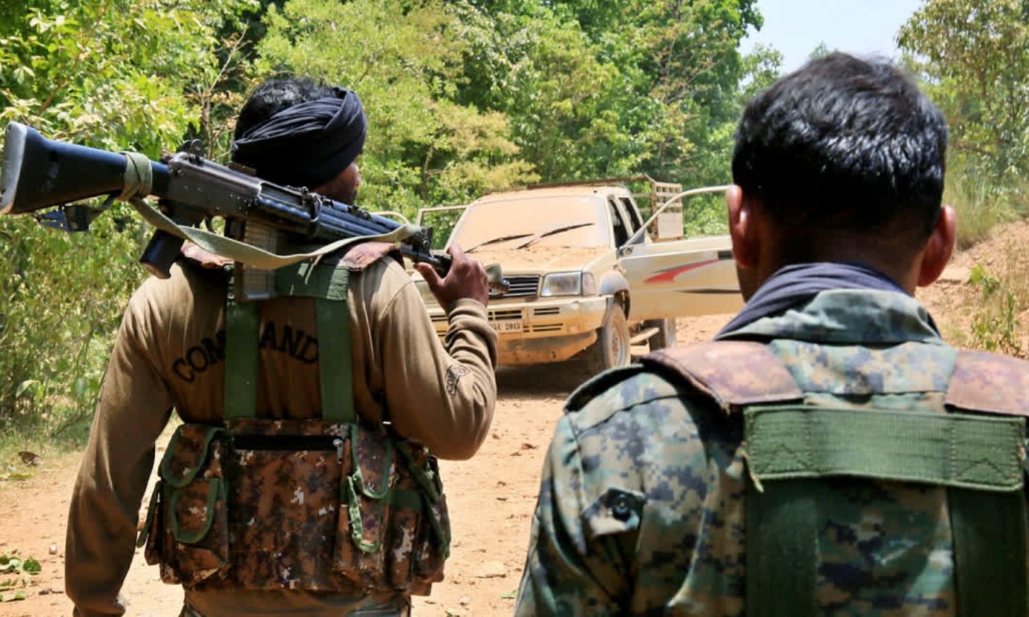 சத்தீஸ்கர்: என்கவுண்டரில் 2 பெண்கள் உட்பட 16 நக்சலைட்டுகள் சுட்டுக் கொலை