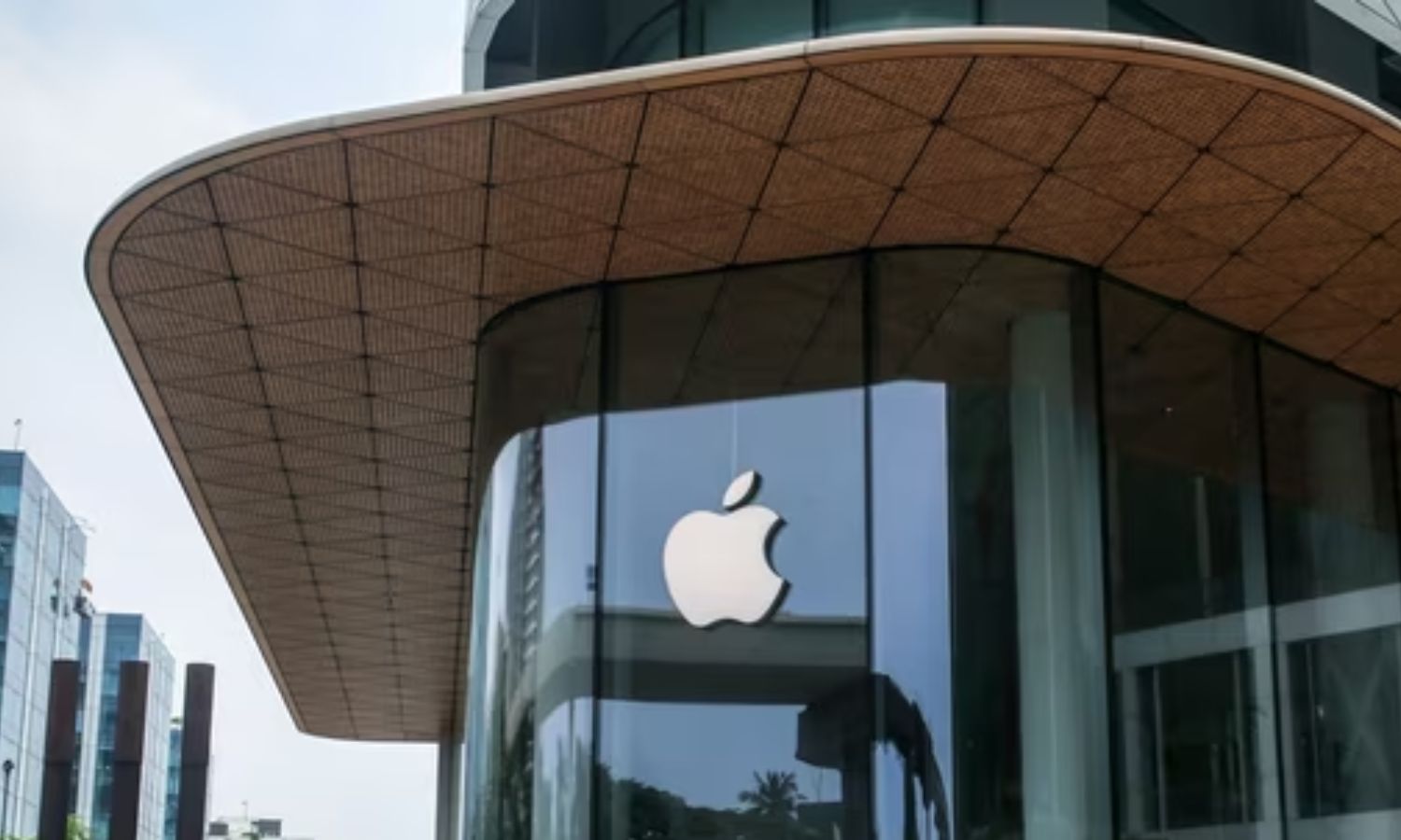 மும்பை வர்த்தக கட்டிடத்தில் ஆப்பிள் இந்தியா அலுவலகம் - வாடகையை மட்டும் கேட்காதீங்க