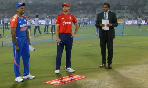 இங்கிலாந்துக்கு எதிரான டி20 போட்டியில் டாஸ் வென்ற இந்தியா பந்துவீச்சு தேர்வு