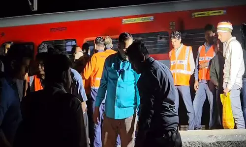 ஜல்கான் ரெயில் விபத்து: உயிரிழந்தோர் குடும்பத்துக்கு ரூ.1.5 லட்சம் - ரெயில்வே துறை அறிவிப்பு