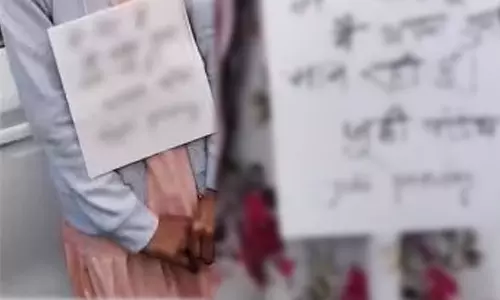 தாய்- 3 மகள்கள் மீது திருட்டு பட்டம்: ஊர்வலமாக இழுத்து சென்ற கொடுமை - 2 பேர் கைது