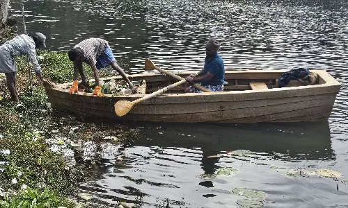 கொடைக்கானல் ஏரியில் 6 டன் மதுபாட்டில்கள் அகற்றம்: நகராட்சி அலுவலர்கள் நடவடிக்கை