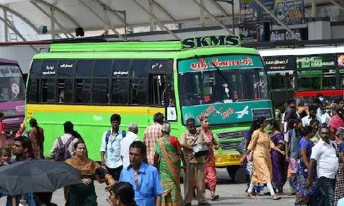சென்னையில் தனியார் மினி பஸ்களுக்கு அனுமதி