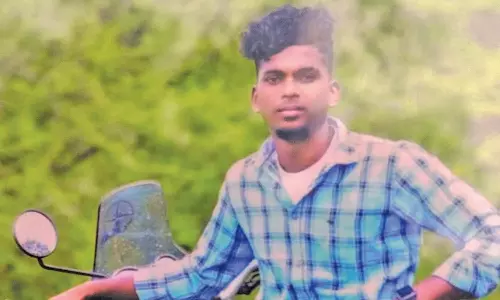 சிங்கப்பூரில் இருந்து பொங்கல் கொண்டாட ஊருக்கு வந்த வாலிபர் வெட்டிக்கொலை -  சிவகங்கை வாலிபர் சரண்