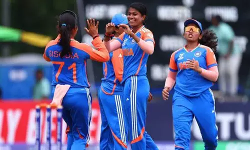 ஜூனியர் மகளிர் டி20 உலகக்கோப்பை: இலங்கையை வீழ்த்தி ஹாட்ரிக் வெற்றி பெற்றது இந்தியா