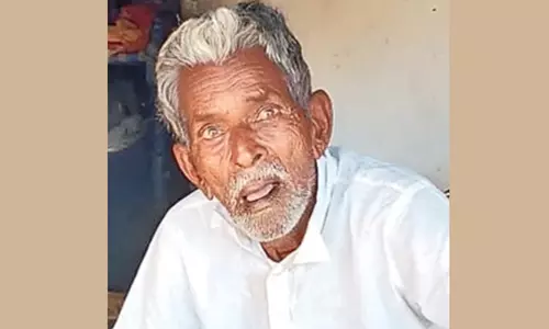 பாடையில் தூக்கி சென்ற போது திடீரென எழுந்த முதியவர்