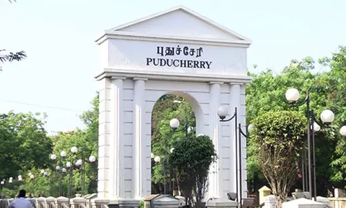 புதுச்சேரியில் போக்குவரத்து நெரிசல்-மழை வெள்ள சேதத்தை கண்காணிக்க சென்சார் கேமராக்கள்