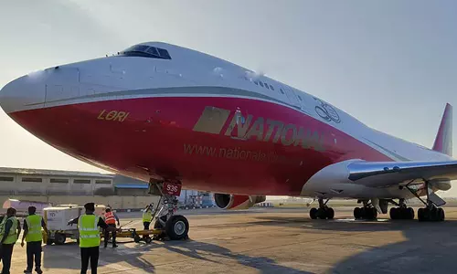 மிகப்பெரிய விமானம் 124 டன் சரக்குடன் சென்னை வந்தது